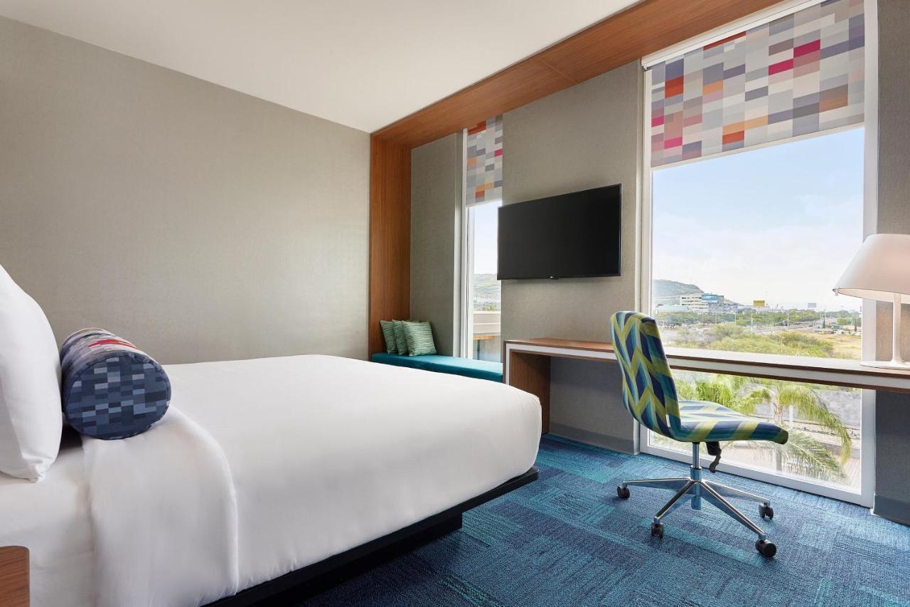 Готель Aloft Queretaro El Salitre Екстер'єр фото
